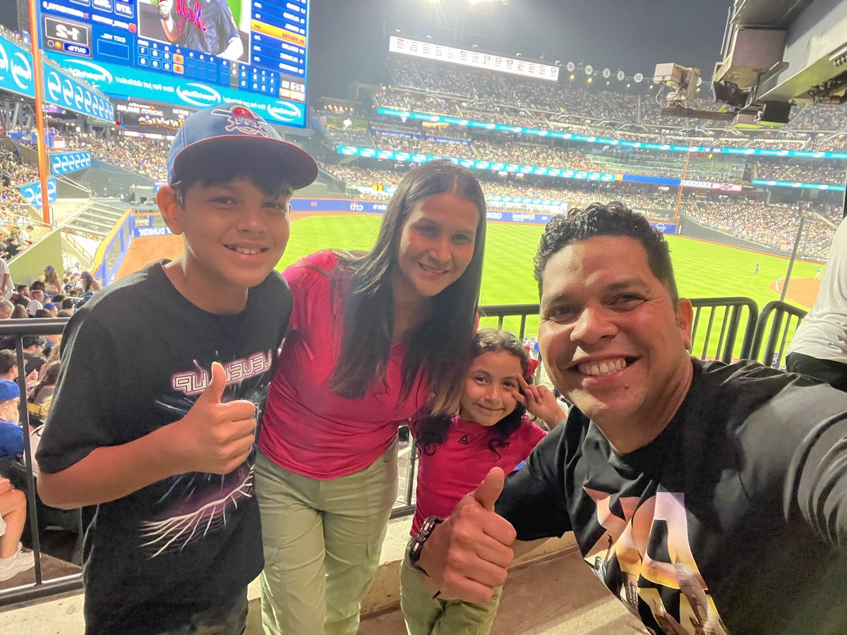 elierjgc's tweet image. Great summer in family in #NYC #ambassadorteacher #participatelearning