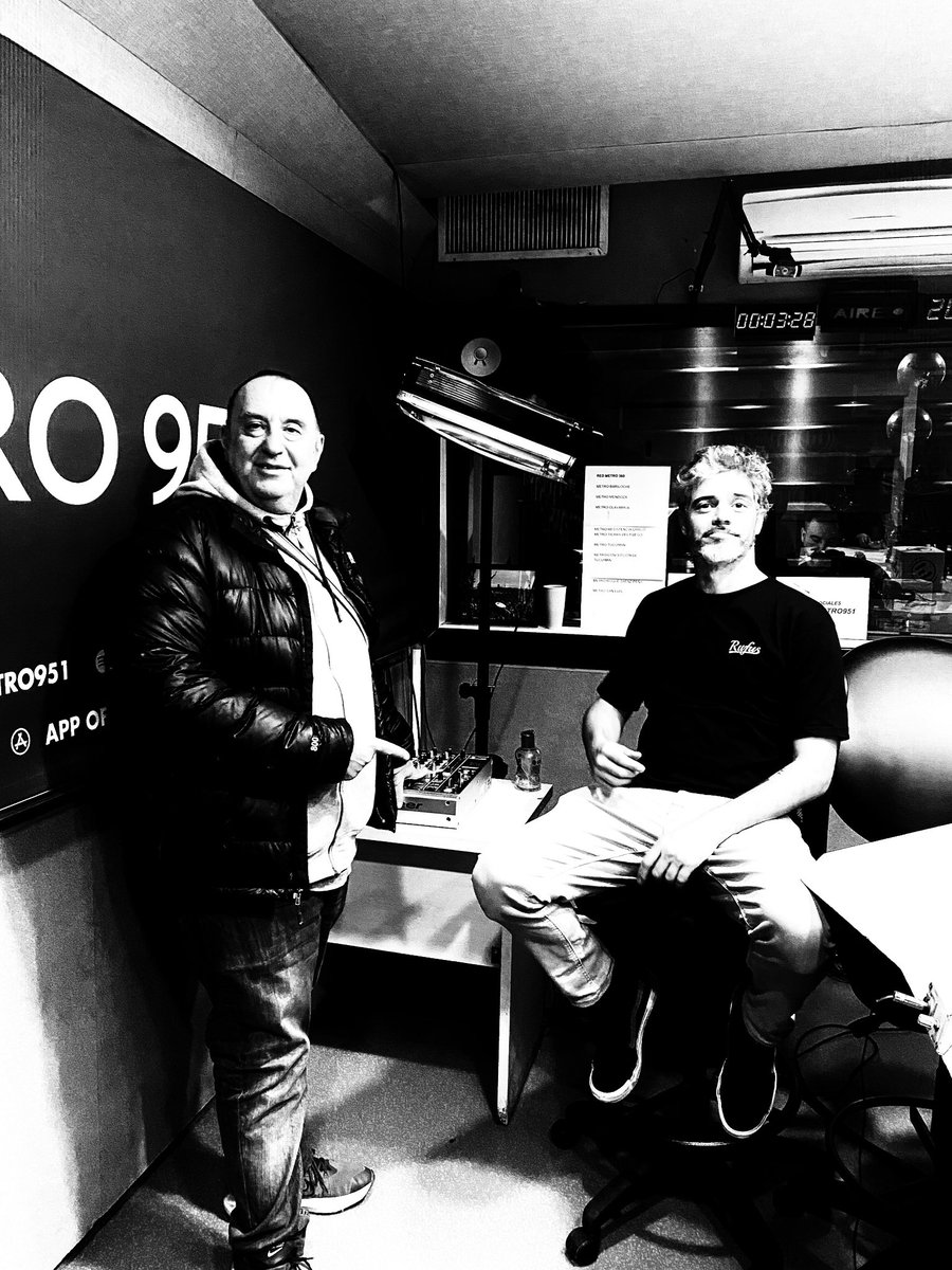 Mañana domingo 22 hs, cerramos Metro 95.1 con <a href="/javierzuker/">javier zuker</a> 
Vamos a hacer lo que sabemos, presentar música en la radio 📻 
Porque la Metro 🧡 quedará en nuestros corazones. Se imaginan la playlist?
