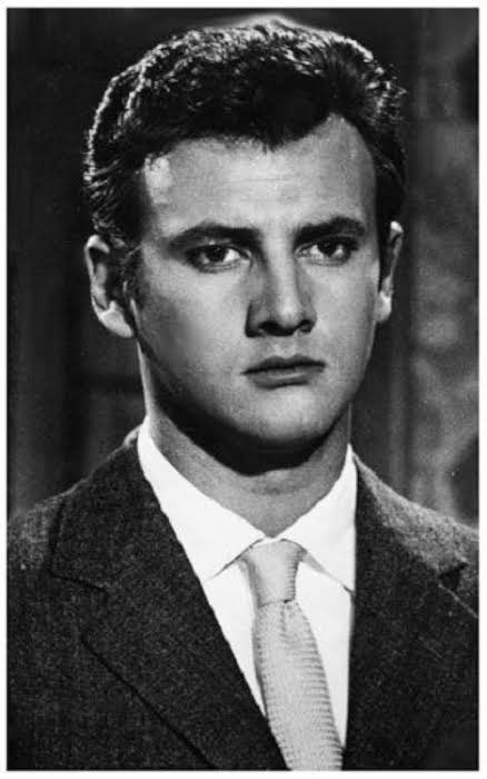 Carlos Larrañaga falleció un día como hoy en 2012. Los gozos y las sombras, Farmacia de guardia… ¿en qué más lo recordamos?