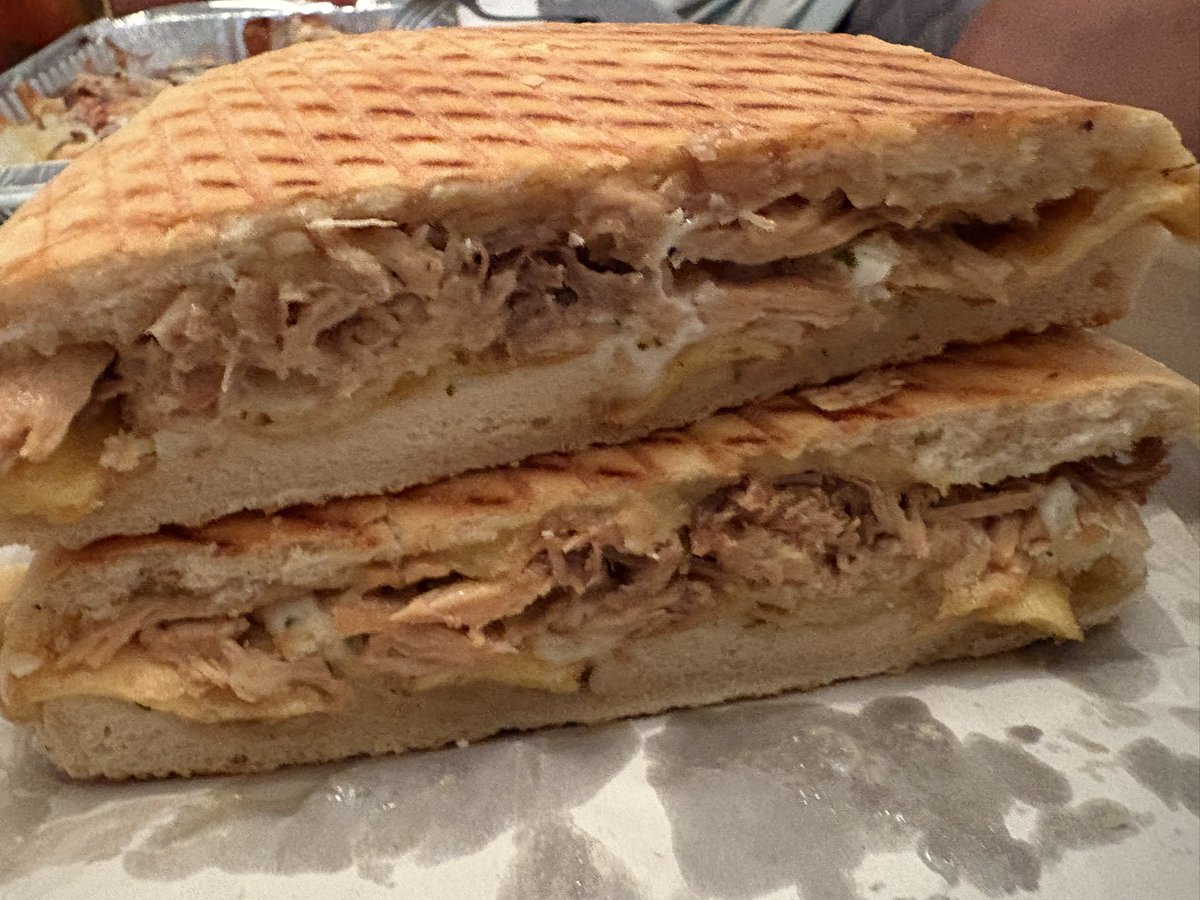 Sábado noche de Larita 🤤🤤🤤 <a href="/JuanjoMayo/">Juanjo Mayo</a>