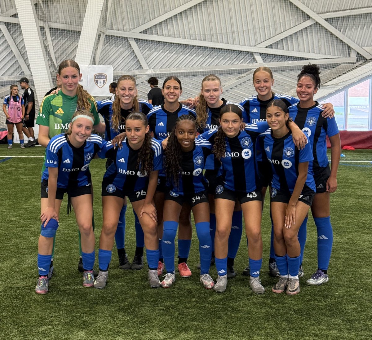 Le XI partant montréalais en finale de la ligue Espoirs U21 féminine <a href="/Ligue1QC/">Ligue1 Québec</a> 👊 :

Lemieux
Bellemare - Proulx - Medley
Ellyson (cap.) - Scicchitano - Guerrier - Brongel-Massé
Caron - Picquet
Vigneault

#CFMTL