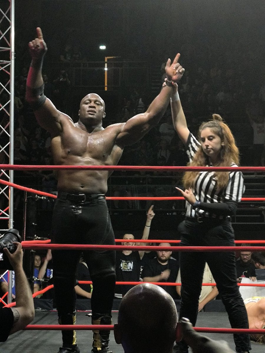 BZW x APC FRENCH TOUCH

Bobby Lashley déf. Aigle Blanc &amp; Mecca