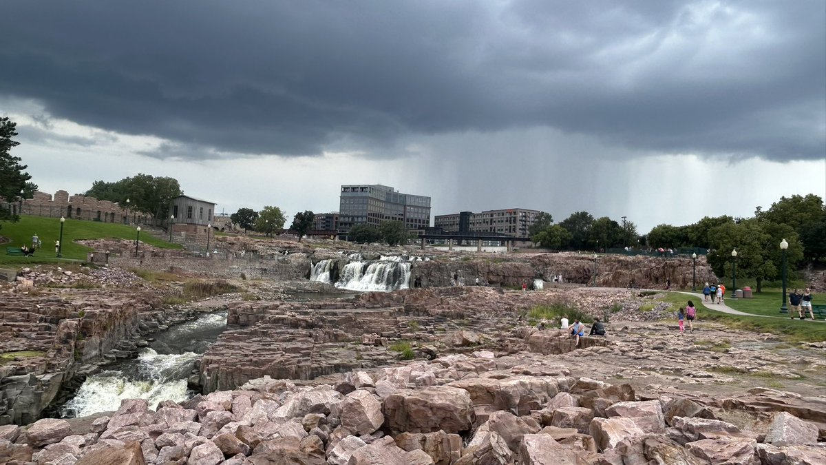 RekJoeWx's tweet photo. Falls Park in Sioux Falls 3:39 PM Saturday, August 30, 2025 #sdwx @NWSSiouxFalls https://t.co/rUNM8eqpdR