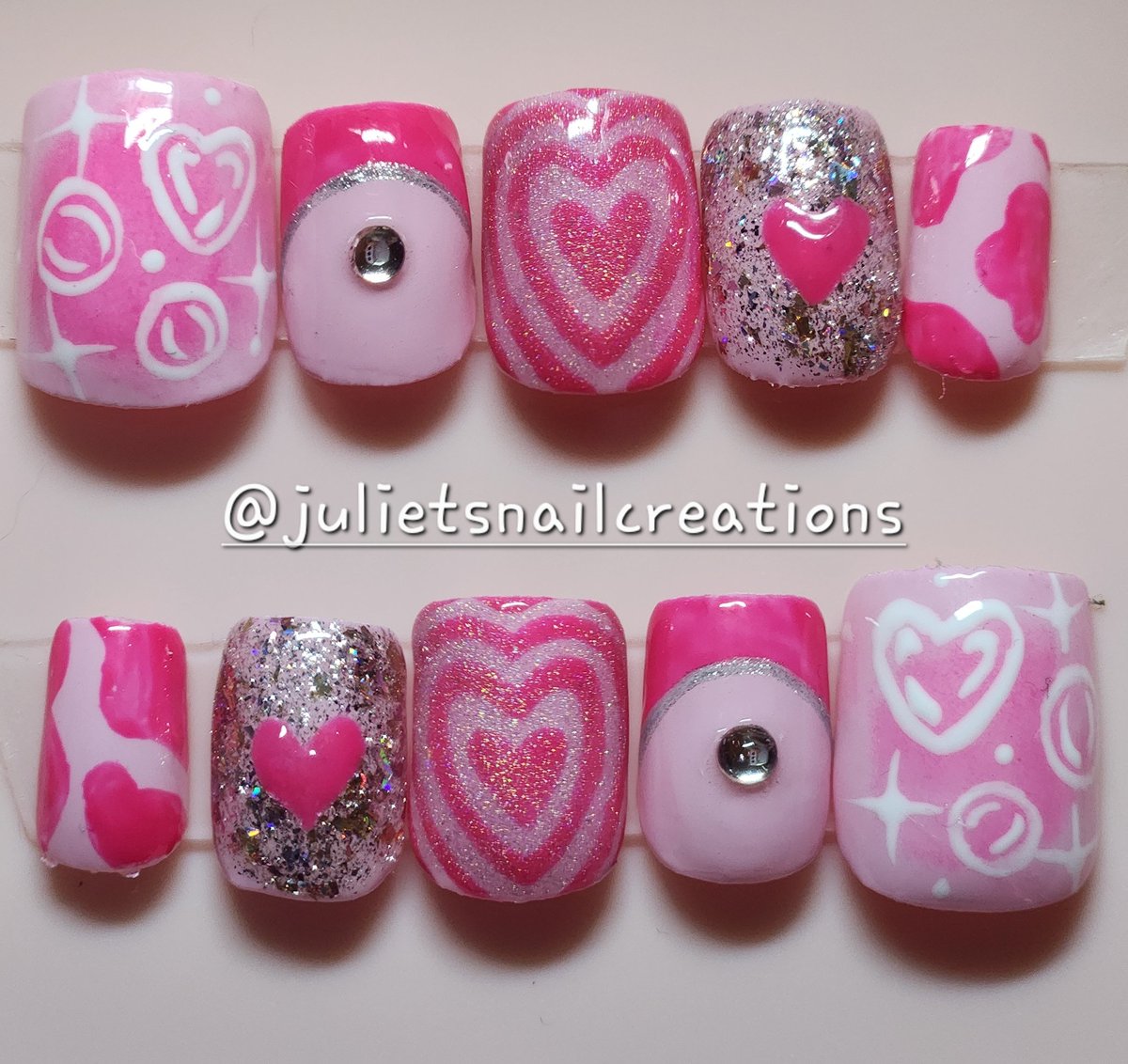 bizarrecreature's tweet photo. New nails for my cousin 🥰💖 https://t.co/TjdNmjySh9