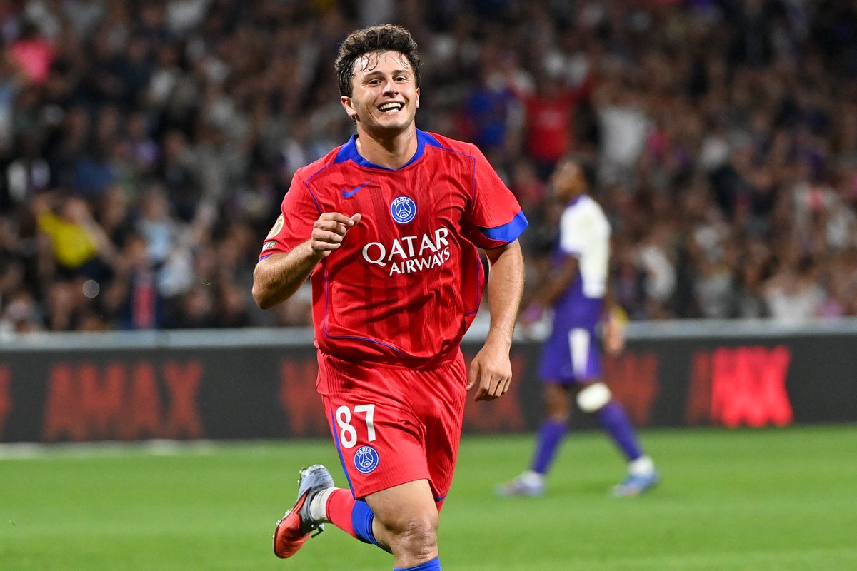 ActuFoot_'s tweet photo. 🚨 OFFICIEL ! Joao Neves 🇵🇹 est élu 𝗛𝗢𝗠𝗠𝗘 𝗗𝗨 𝗠𝗔𝗧𝗖𝗛 face à Toulouse. 🎖️❤️💙
 
Un coup du chapeau 𝗘𝗫𝗧𝗥𝗔𝗢𝗥𝗗𝗜𝗡𝗔𝗜𝗥𝗘 pour le Portugais ce soir ! 🎩⚽️ https://t.co/CU9WGbCD4t