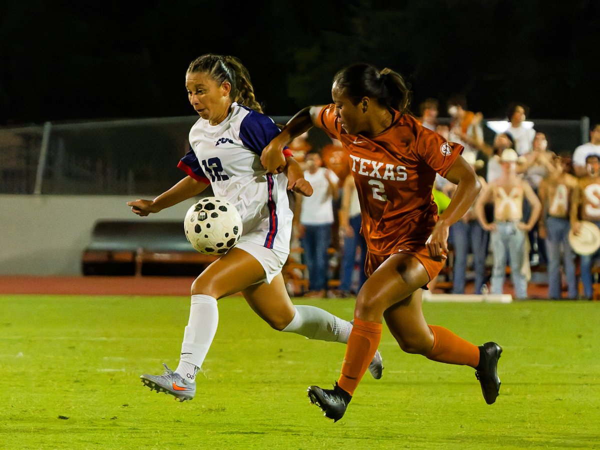 dientetex's tweet photo. @TexasSoccer vs @TCUSoccer #4 ranked Frogs prevail 3-2   More match pics:  https://t.co/eAEqRIp2b8
#HookEm #RunWithTexas https://t.co/oA7jhiwgSZ