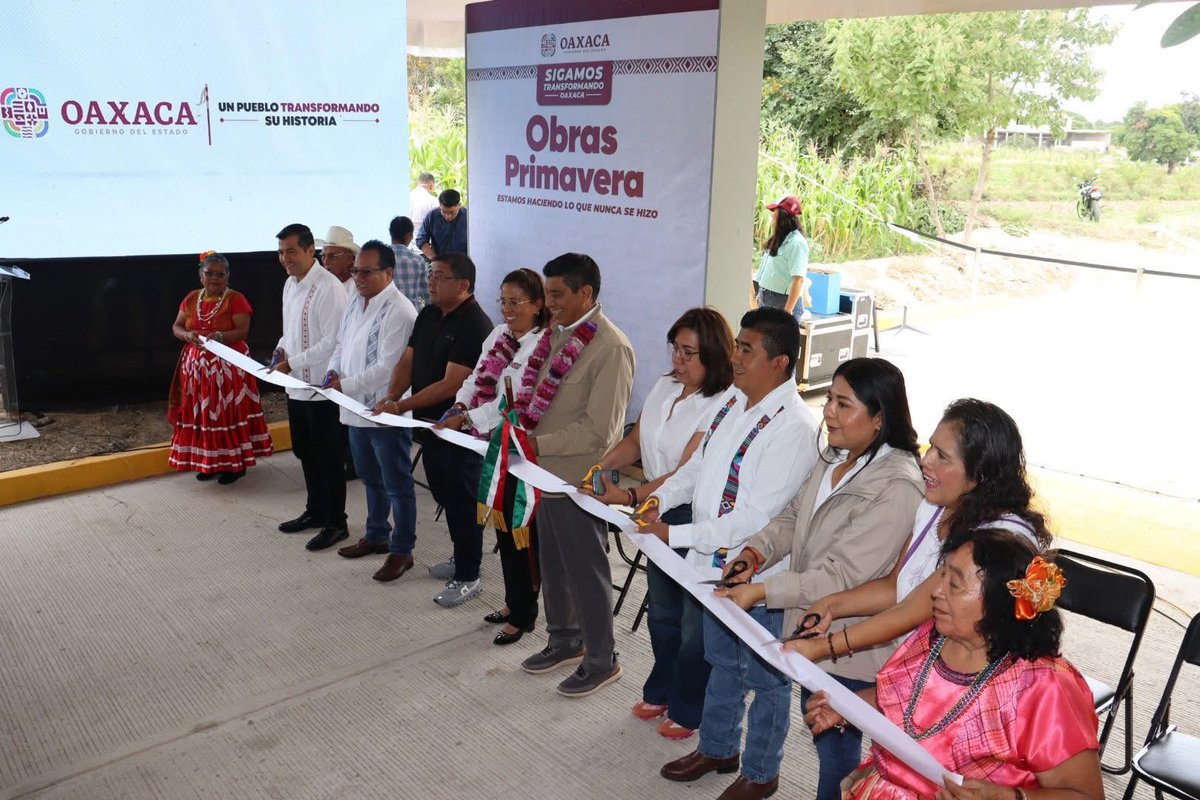 Este sábado, acompañamos a nuestro Gobernador <a href="/salomonj/">Salomón Jara Cruz</a>, al informe e inauguración de diversas #ObrasPrimavera que se están realizando en el Municipio de San Pablo Huitzo y el Municipio de Santiago Suchilquitongo.