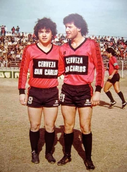 Mañana en "EEO" vas a escuchar la palabra de un tipo que se cansó de hacer goles en todos lados, y salió de Colón: Claudio Andrés "Carozo" Mir. Escuchalo pasado el mediodía.
Estamos en Otra, con <a href="/alecolussi/">Alejandro Colussi</a> y <a href="/fedecolussi/">Colu</a> por radiodenoticias.com y en el 90.1 FM del dial.