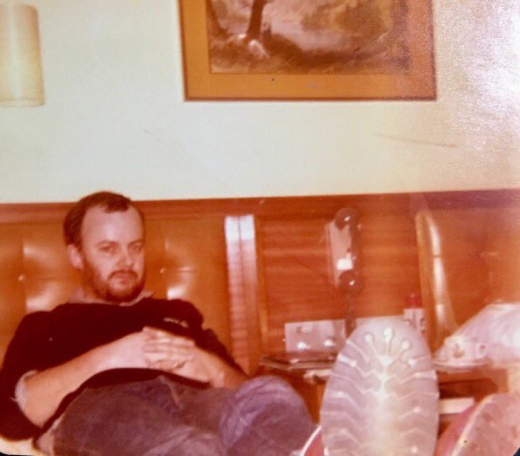 Caroline Binnie (@caroline_binnie) on Twitter photo Remembering John Peel on his 86th birthday, much loved, much missed.
Here’s my treasured snap, taken in his hotel room when I chatted to him for the student paper in the early 80s.
#johnpeel <a href="/ScotsPostPunk/">Scottish Post-Punk</a> <a href="/NewWaveAndPunk/">PunkAndNewWave</a> <a href="/GCPunkNewWave/">GC's Punk & New Wave</a> Remembering John Peel on his 86th birthday, much loved, much missed.
Here’s my treasured snap, taken in his hotel room when I chatted to him for the student paper in the early 80s.
#johnpeel <a href="/ScotsPostPunk/">Scottish Post-Punk</a> <a href="/NewWaveAndPunk/">PunkAndNewWave</a> <a href="/GCPunkNewWave/">GC's Punk & New Wave</a>