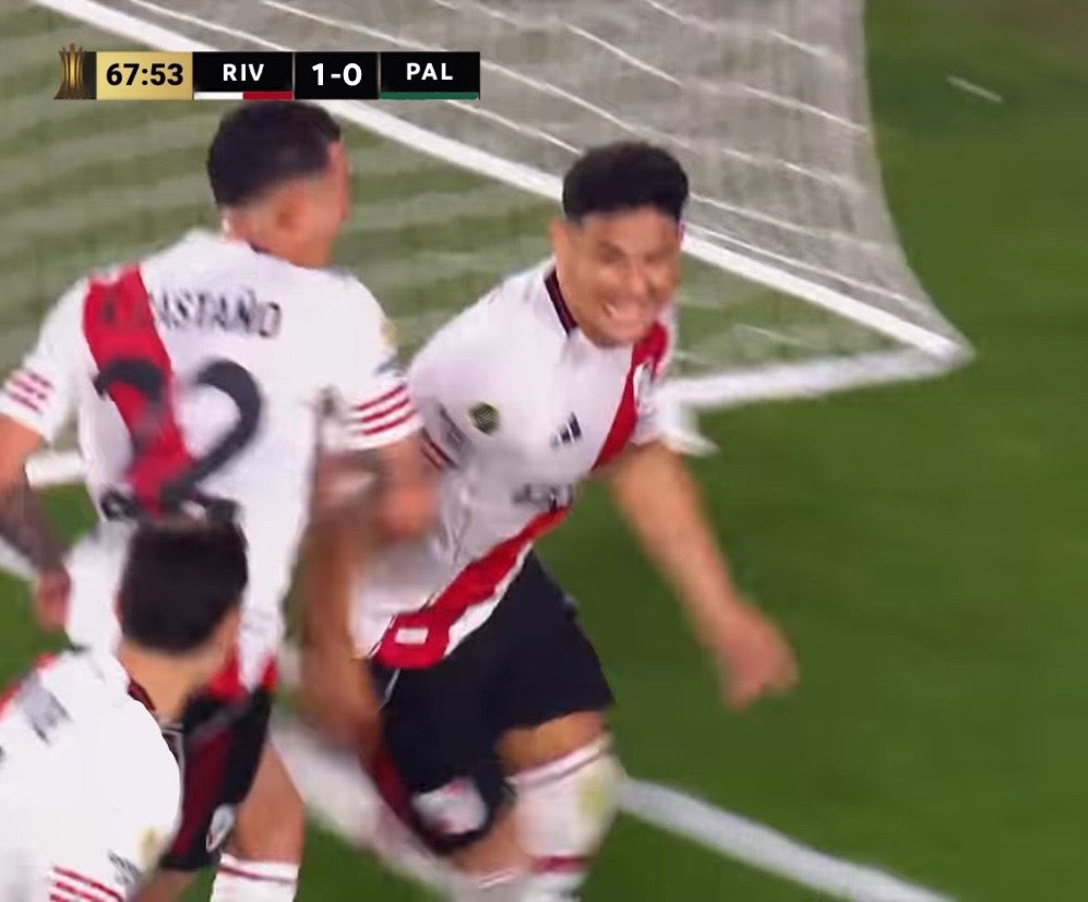 El sueño de las pibas: "ay ojala conocer a emilia mernes"

El sueño de los pibes: