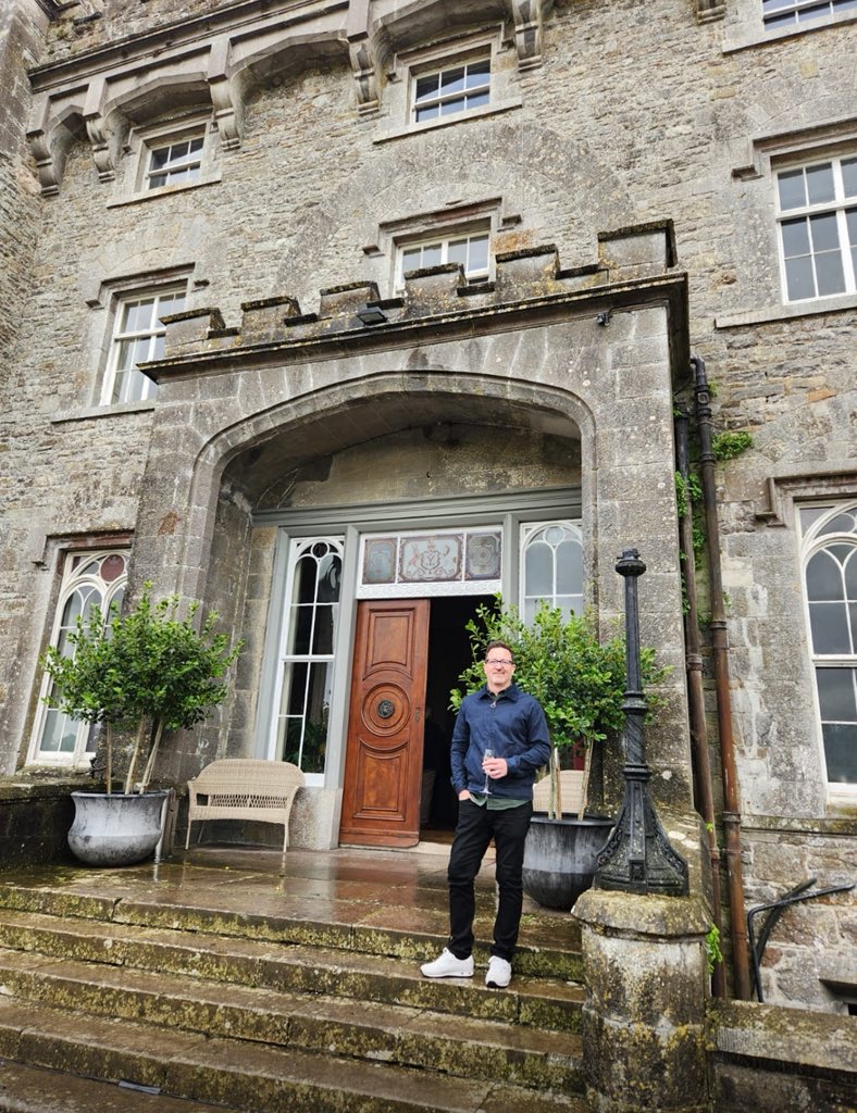 FrazeGG's tweet photo. Dinner at Slane Castle https://t.co/GOIste7iVT
