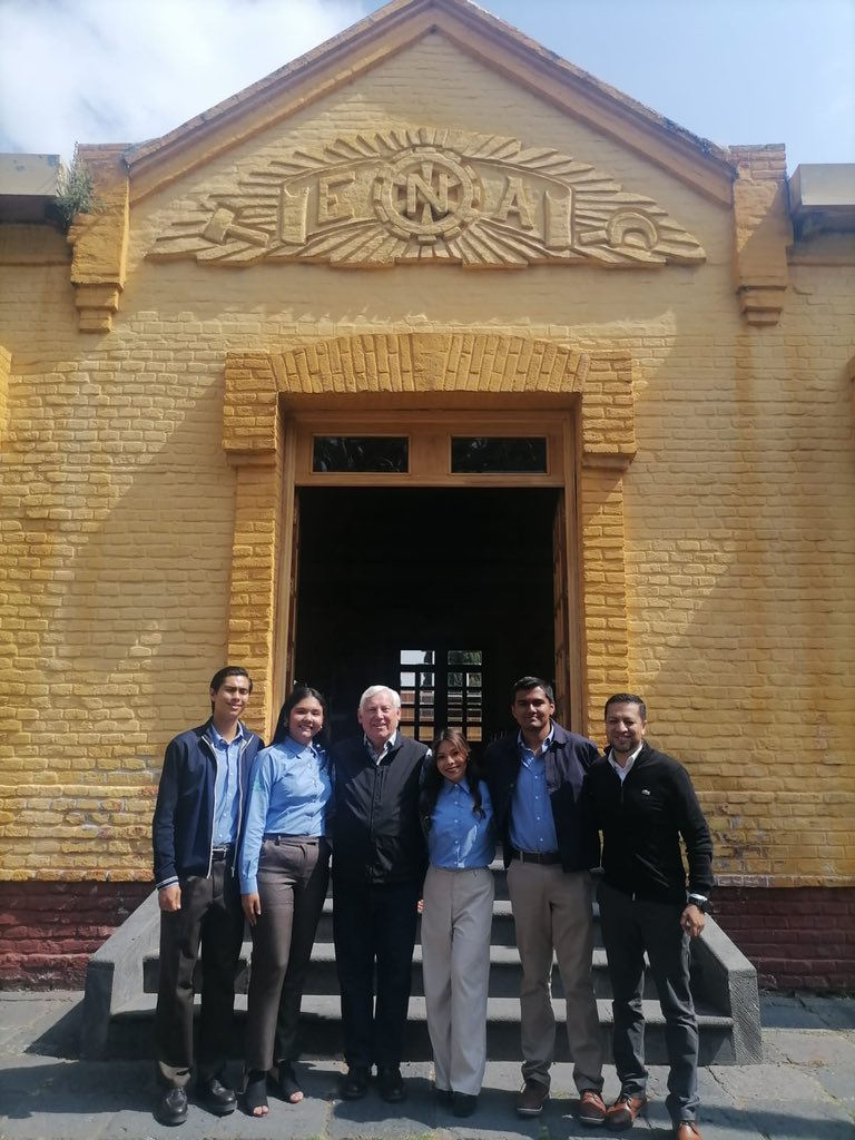 vmva1950's tweet photo. Un gusto siempre volver a mi alma mater @uach_chapingo y dialogar con las y los estudiantes sobre la importancia del uso de nuevas tecnologías y el uso eficiente del agua en la agricultura para garantizar la #SeguridadAlimentaria
#AgriculturaDelFuturo💧🍃 https://t.co/8wGYcGT5ND