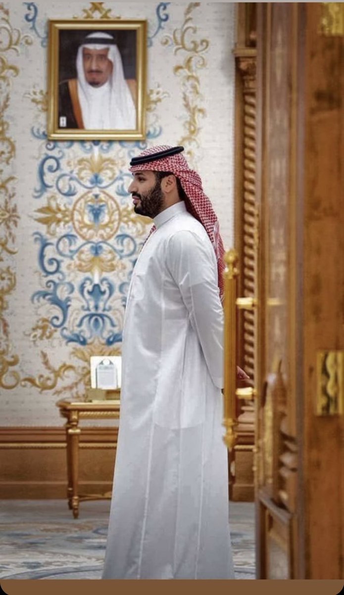 هذا زعيم الشرق الأوسط بإختصار
محمد محقق طموحه في عز شبابه

هذا طويق يوم اغلب الساسة طوابيق
هذا الحلم لكن شفناه بالواقع حقيقة

 #محمد_بن_سلمان_40_عام