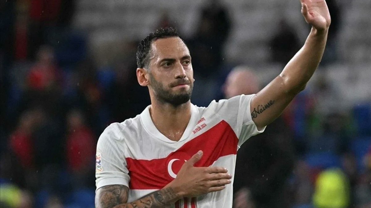 bonservisini düşürüp yıllık ücretinde fedakarlık yaparak gelecek çocukluk aşkı galatasaray olan hakan çalhanoğlu’na kimse hayır demez.. #HakanCimboma