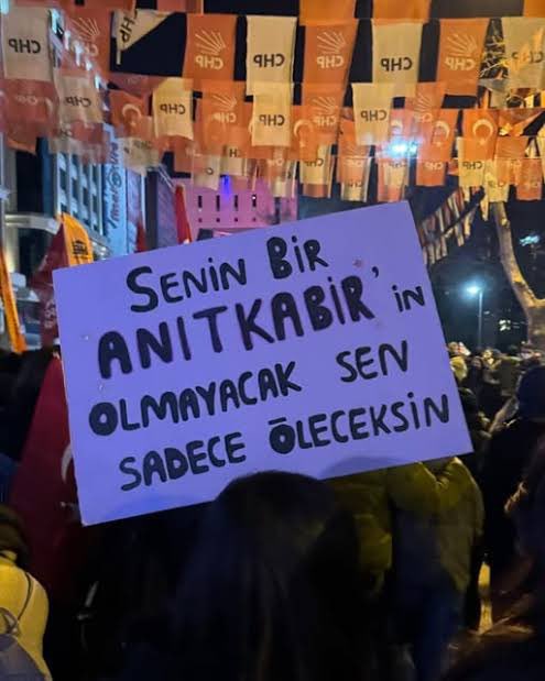 🔴 O'nun bir anıtkabiri olacak olsaydı, 25 yıldır peşinden gitmezdik sığırcık..

O'nun bir kabri olacak, ve Müslümanlar Fatiha okumak için gidecek...