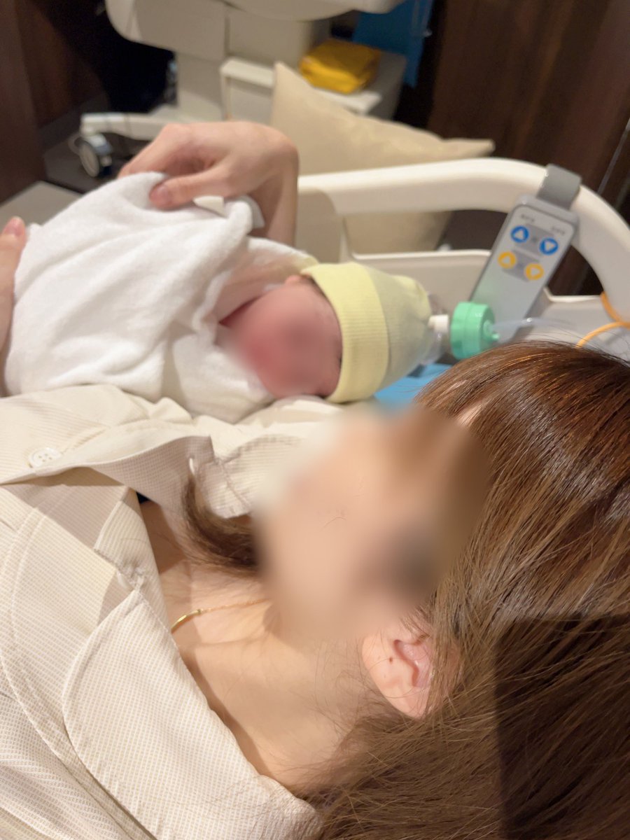 _nmyh's tweet photo. 8/31(39w4d) 2880㌘の超ｶﾜｲｲ元気な女の子🎀無事爆誕しました〰️🐣
計画無痛で予定してたのに最後まで諦めきれず弱音吐きまくったけど病院着いて5時間で出てきてくれた❕でもやっぱり痛すぎて死ぬかと思った❕ https://t.co/B7IVeAEpYg