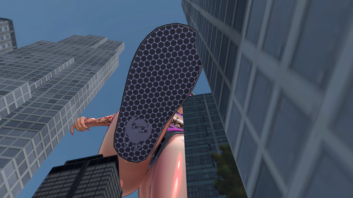 oh thats where you ran off too. no running this time
#VRChatPhotos #SizeVR #sizetwittter #SeinaLewd
