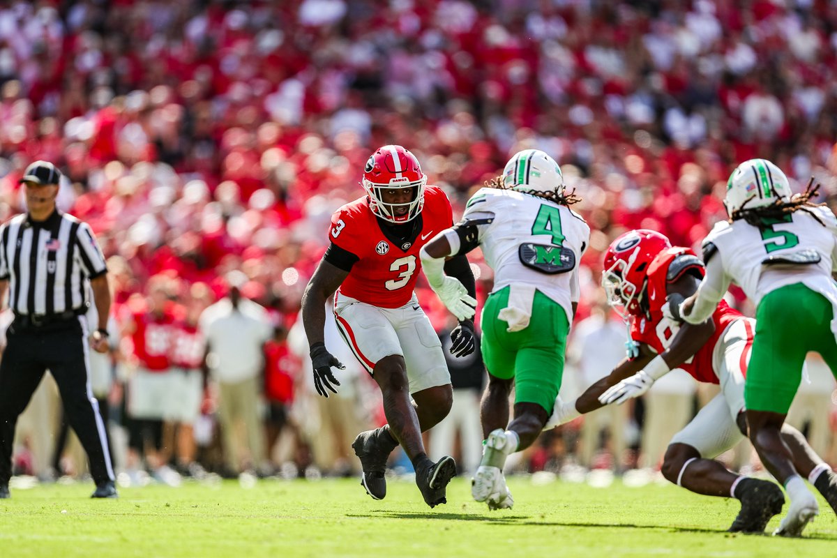 GeorgiaFootball's tweet photo. The Dawgs' defense held Marshall to 40 yards in the first half. 😤

#GoDawgs https://t.co/OaDthXDkuy