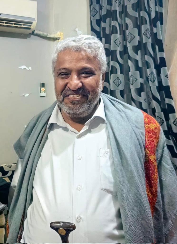 عندالمهمات تجده خادم القوم وفي السياسة وزير الواثقين بالله عليك سلام الله 
نستمدكم الدعاء للوزير بالشفاء العاجل معى قراءة الفاتحه وصوة الأخلاص 
المحب اللأستاذ محمد عياش قحيم 
يثبت وجوده الان بحاجت دعاء كل المحبين له