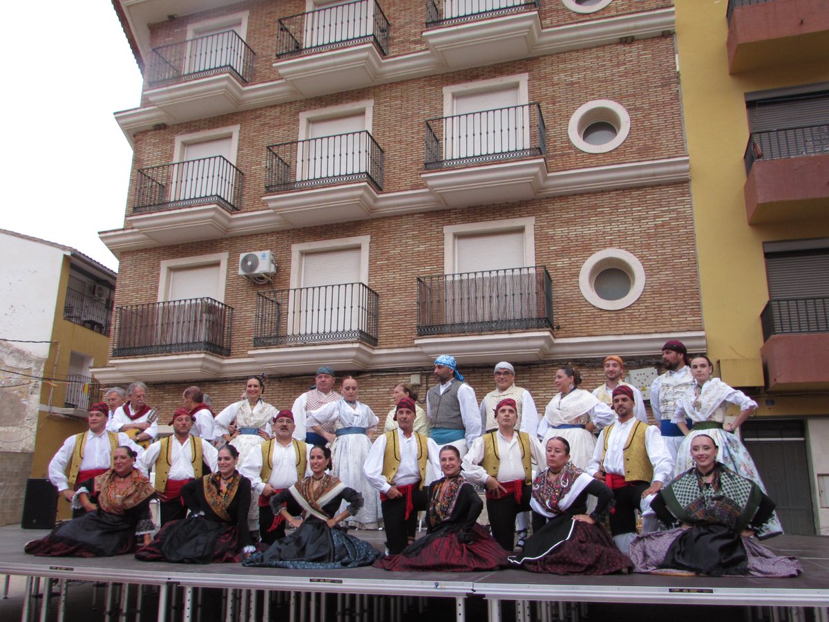 Actuació La Jota, Dos Aguas, en la primera part, el nostre cos demostra, quins són els orígens del folklore, al volant de la Jota Valenciana.
En la segona part, fa honor a la fundadora del grup, Pilar García Comeche, "Pilareta" d'arrels aragoneses.
#Jotaaragonesa #folklorvalencia