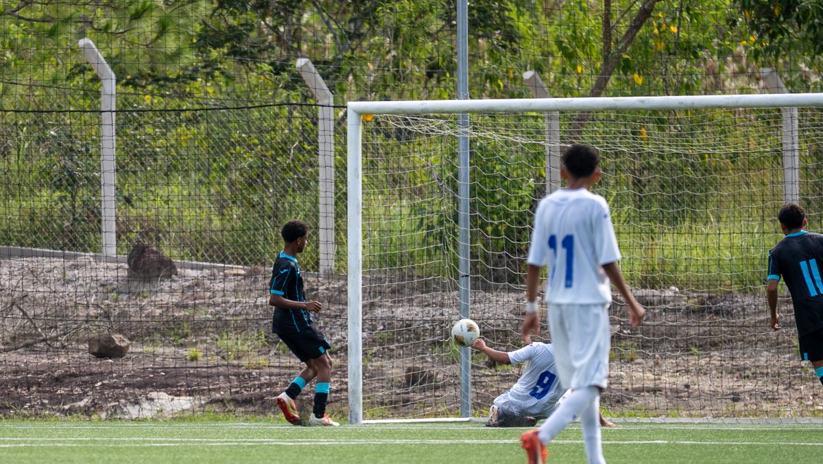 FFH_Honduras's tweet photo. 🏆 Triangular Final del Programa TDS – FFH 🇭🇳
⏱️3️⃣4️⃣’
⚽️Gol de La Ceiba👤O. Mendoza
⚫️ La Ceiba 3️⃣-1️⃣⚪️Choluteca 
#FFH #TDS #ProgramadeDesarrollo https://t.co/mX9cNK8N6A