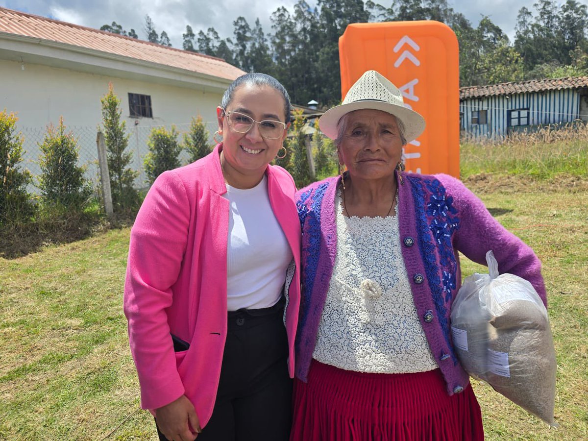 maveronicapolo's tweet photo. ¡Obras para la gente! 

✅ Inauguramos una obra de alcantarillado sanitario en Octavio Cordero Centro.

Una inversión para la salud, la dignidad y el futuro de sus 265 habitantes, en el marco de sus 171 años de parroquialización.

¡Qué viva Octavio Cordero y la ruralidad! 🎉 https://t.co/meJXcfSt3M