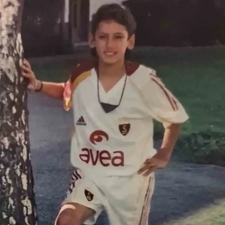 Hakan Çalhanoğlu artık çocukluk aşkı olan Galatasaray'a gelmelidir... İstek değil, ihtiyaç... <a href="/GalatasaraySK/">Galatasaray SK</a> #HakanCimboma