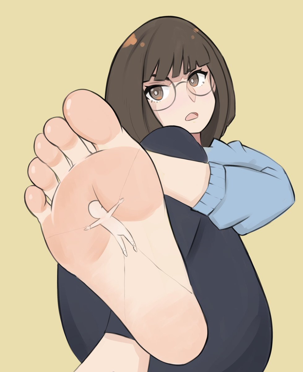 tinyRamens's tweet image. Recent comm, bound to her soles!