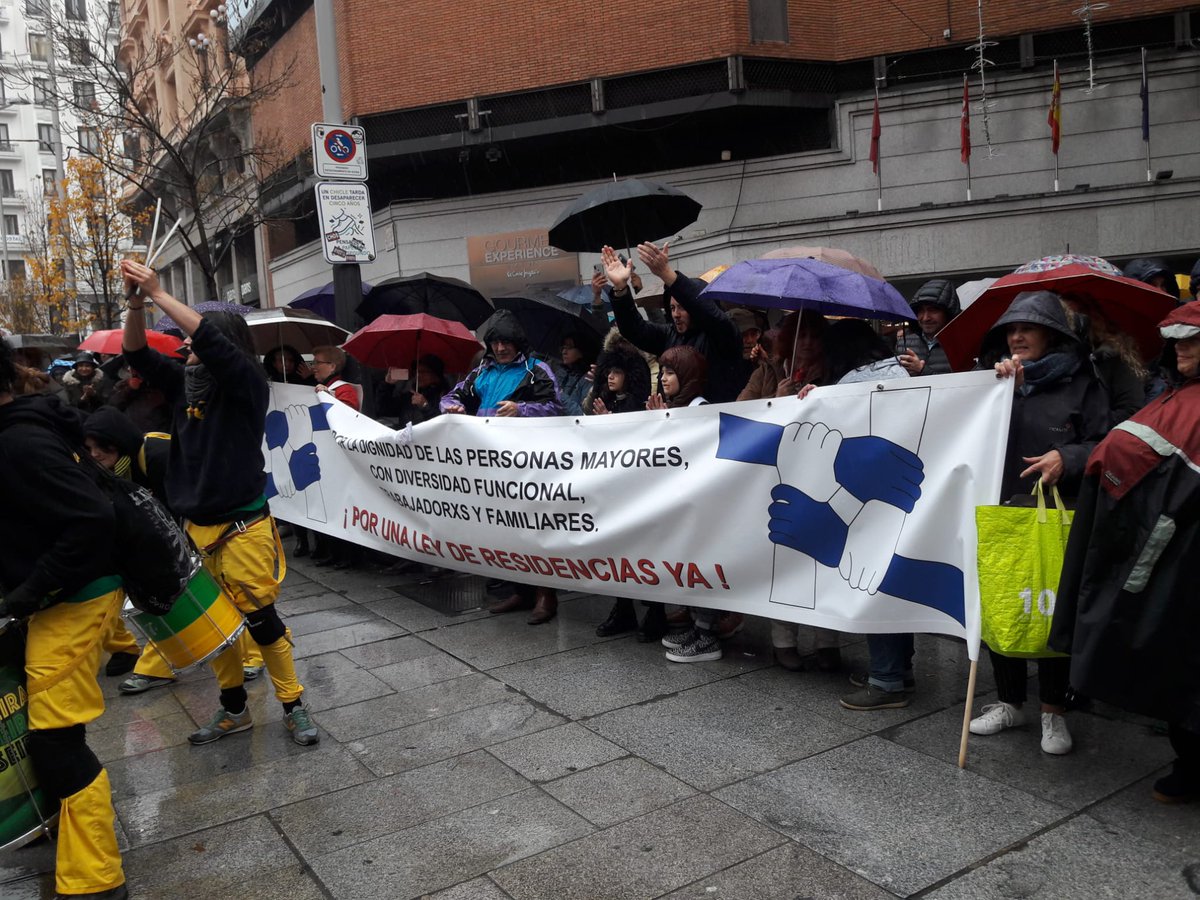 Marea de Residencias (@marearesidencia) on Twitter photo Hoy hace 1.990 días que el gobierno de la Comunidad de Madrid aprobó un protocolo que negaba el derecho a las personas más vulnerables que vivían en residencias a ser trasladadas al hospital.
#Manifestación22N✍️
#ResidenciasAbandonadas
#NoOlvidamos
#dignidad
#Justicia
#edadismo Hoy hace 1.990 días que el gobierno de la Comunidad de Madrid aprobó un protocolo que negaba el derecho a las personas más vulnerables que vivían en residencias a ser trasladadas al hospital.
#Manifestación22N✍️
#ResidenciasAbandonadas
#NoOlvidamos
#dignidad
#Justicia
#edadismo