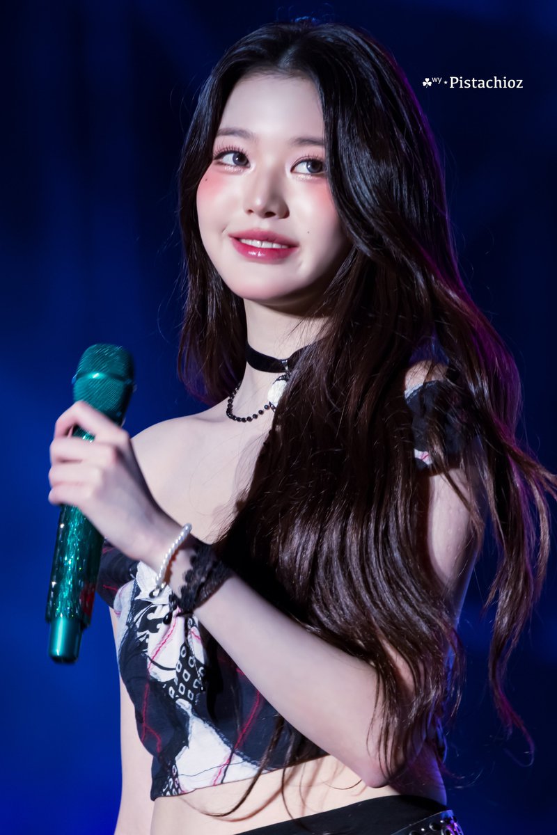 zwycoder's tweet image. Happy Wonyoung Day 🥰🫶🏻🐰

#HappyJANGWONYOUNGday
#오늘은_다_원영이꼬

#IVE #아이브 #원영 #장원영 #WONYOUNG #JANGWONYOUNG