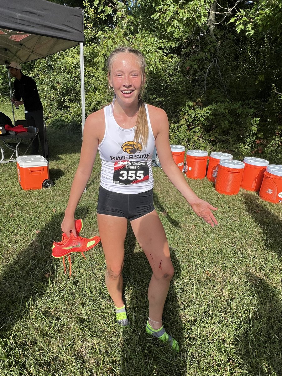 girl_riverside's tweet photo. We came. We saw. We ran fast. 
We fell down and ran even faster. 
Beautiful day at Cardinal Classic. 
PR train was rolling today. 🚂🔥
@Riverside_athl @RiversideBoysTF @rhsbeavers @RLSD_Beavers https://t.co/eb61tNlk8n