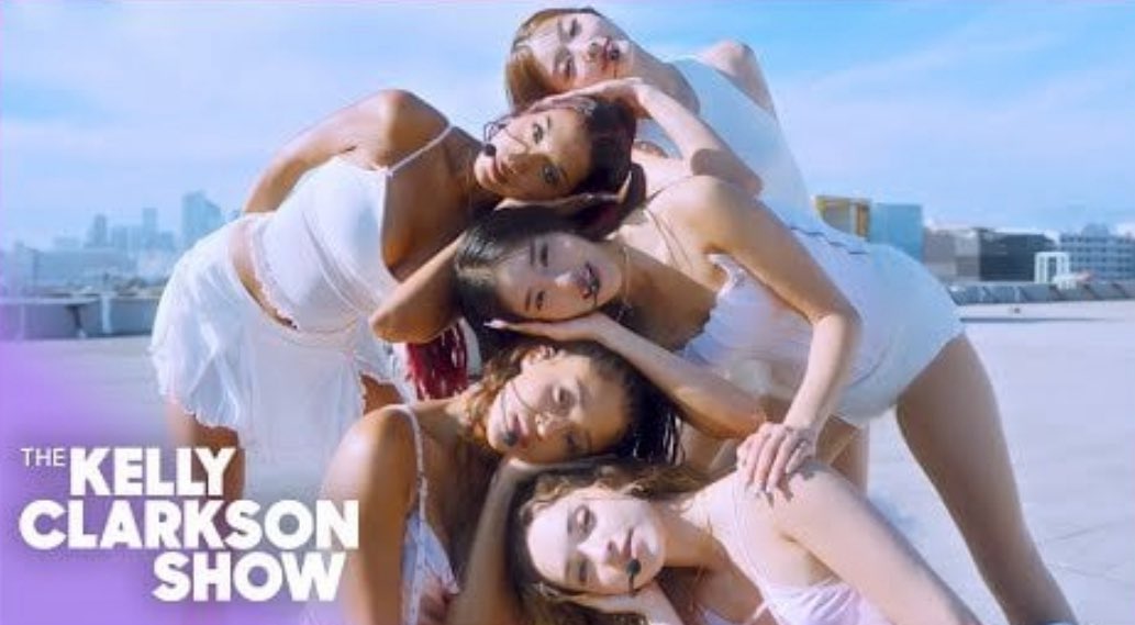 ok but why is the kelly clarkson performance video almost lost media now 😭