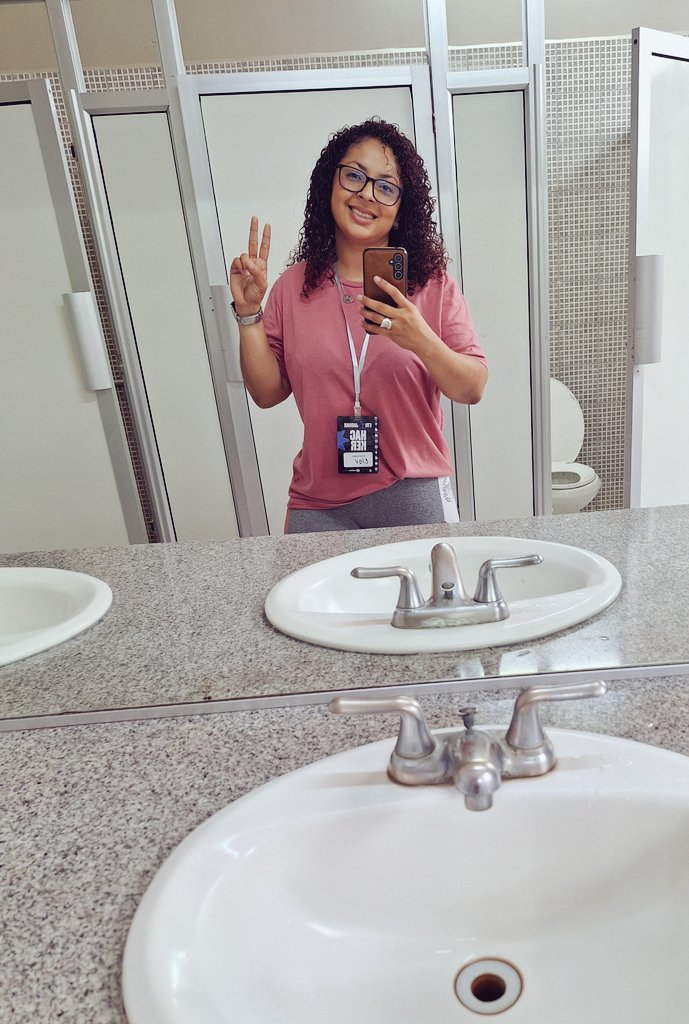 Día dos #ETHJaguar #Hackathon <a href="/ethereumTGU_/">EthereumTGU</a> gracias por la invitación gran evento!! 🥳 #MyTeam❤️