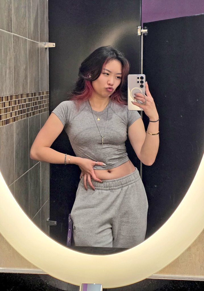 viaSammi's tweet photo. Appreciate, accept, & normalize loving the blub blubs β¨οΈ a little fat is ok! Love your body & live a little π«°π»π§ #happinessiskey https://t.co/bMRSL4x3Ht