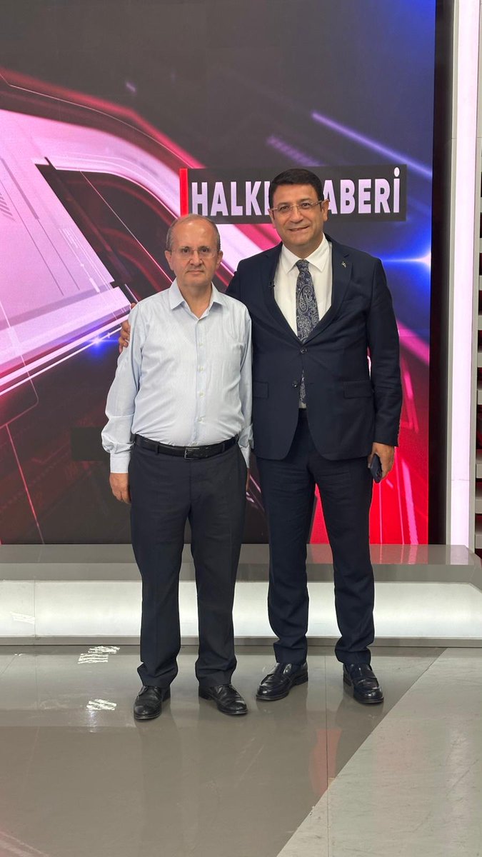 istanbuldadeva's tweet image. #30Ağustos Zafer Bayramı'nı ,
Deva Partisi Genel Başkan Yardımcısı Sn.İdris ŞAHİN'nin Halk TV 'de katılım sağlayacağı programa;
#İstanbul İl bşk.Sn.Ali Hakan AĞAOĞLU ile ev sahipliği yapan #Bayrampaşa İlçe .Mehmet SARIŞAHİN ve İl…