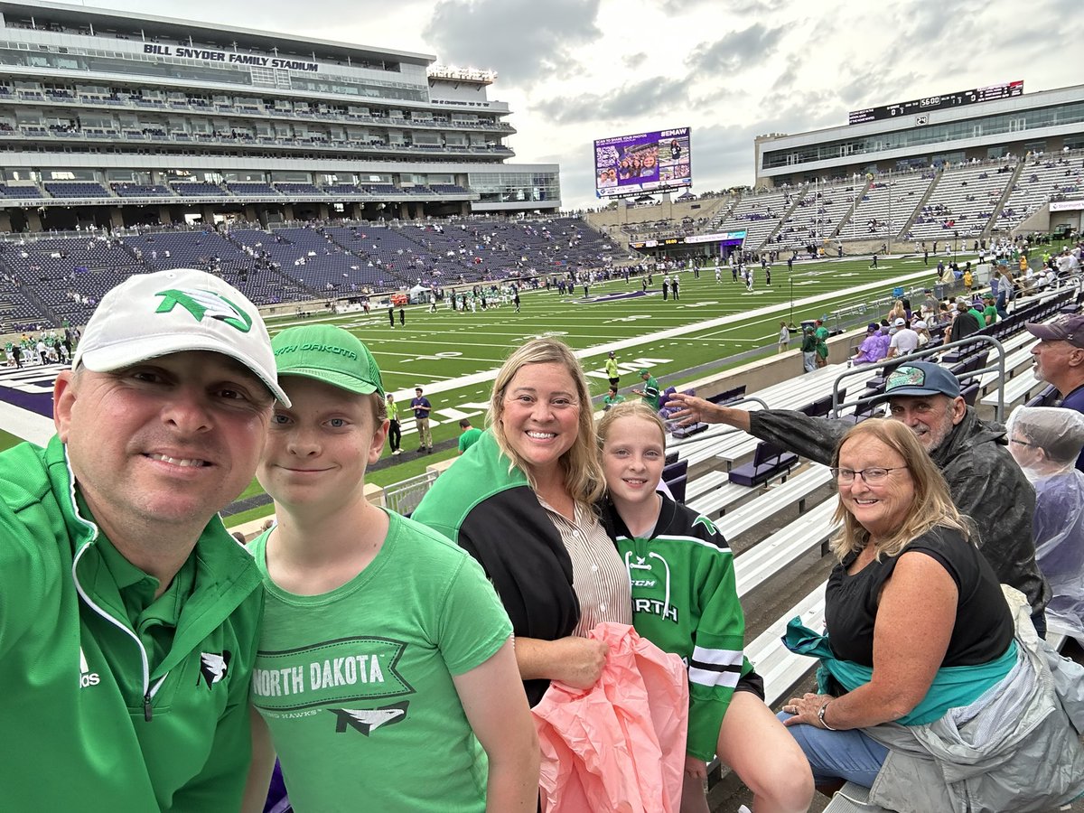 I root for Kansas teams everyday… BUT NOT TODAY!!!!!

Let’s go <a href="/UNDfootball/">North Dakota Football</a>!! 

#LGH #UNDProud