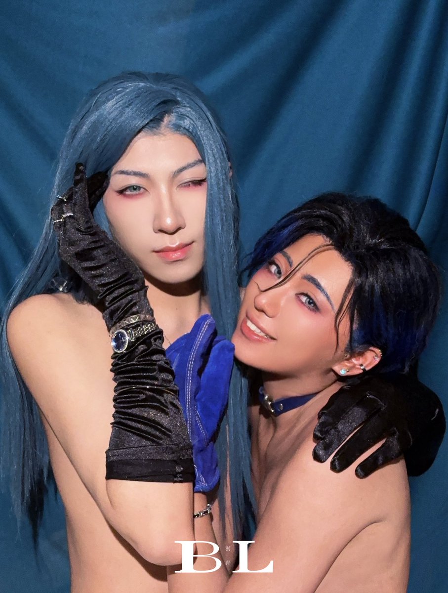 #はらだ
*コスプレ注意

               BL
「indulgence」
             淤青

💙Black：sae
🖤Blue：Lin

📷：Ringojuce｜7

#harada #女王蜂 
#cos #BL #創作BL