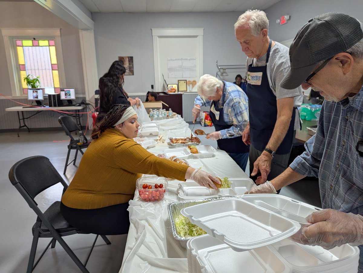 bednaz's tweet image. We partnered with Cleveland Victory  to share Christ’s love Thursday through lasagna &amp;amp; fellowship.

Tomorrow at BedNaz – Fall Kickoff!
9:30am –Discipleship  Classes for all ages.
11am – New sermon series with Pastor Ben 

#BedNaz #DinnersForCle #FallKickoff #CommunityInChrist