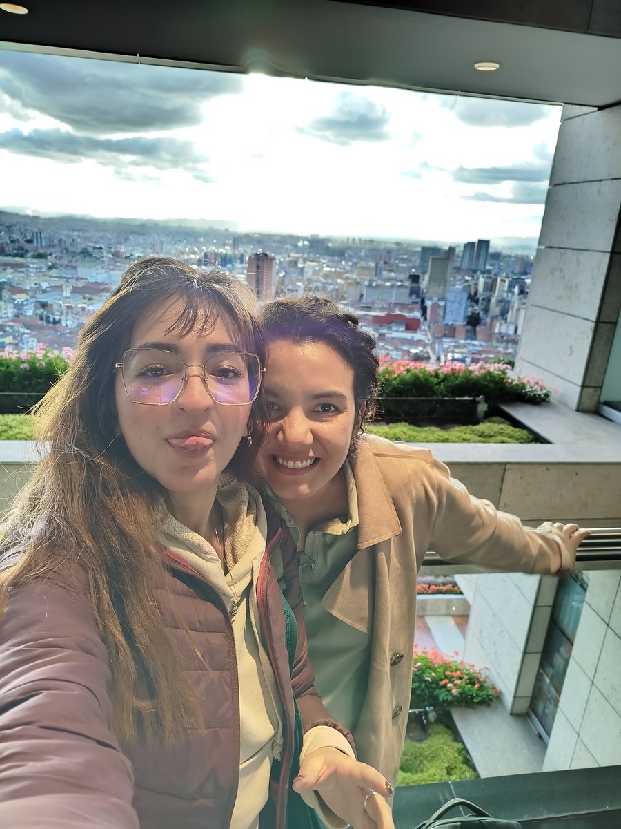 A Miles de km pero siempre con mucho amor con mi dulce <a href="/HelenRojasMon/">Helen Rojas 🤓</a>