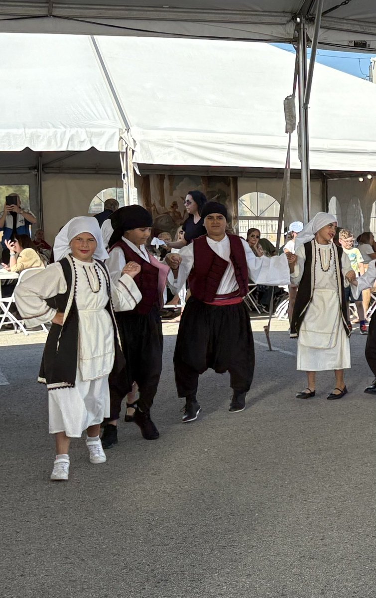 977HTZFM's tweet image. We’re enjoying the last days of August here at @NiagGreekFest! Be sure to come by and enjoy some delicious Greek food!  You can find us in the Kidz Zone all weekend long! 🇬🇷

#NiagaraGreekFest #HTZFMRoadies