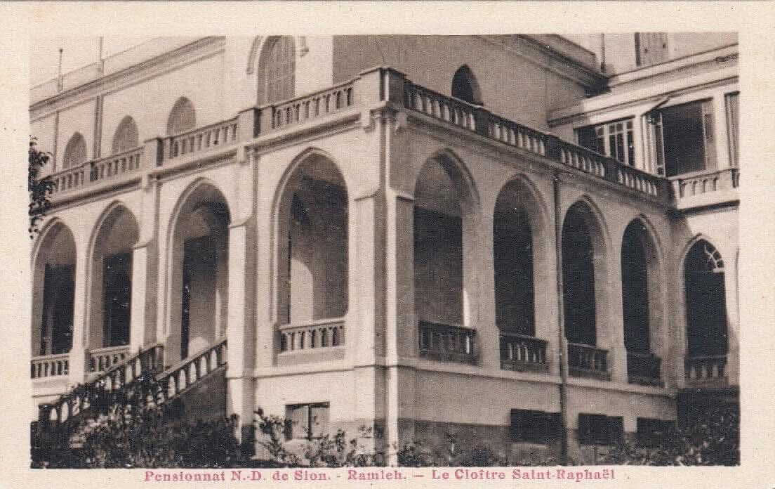 مدرسة نوتردام دي سيون في بدايات القرن العشرين

مدرسة نوتردام دي سيون موجودة في حي جليم بالأسكندرية، اتأسست سنة 1880 وتعتبر من أقدم وأعرق مدارس البنات في الأسكندرية

وتعتبر من أوائل مدارس الراهبات المصريات، ومن أشهر الخريجات منها هي الملكة فريدة ملكة مصر زوجة الملك فاروق الأول