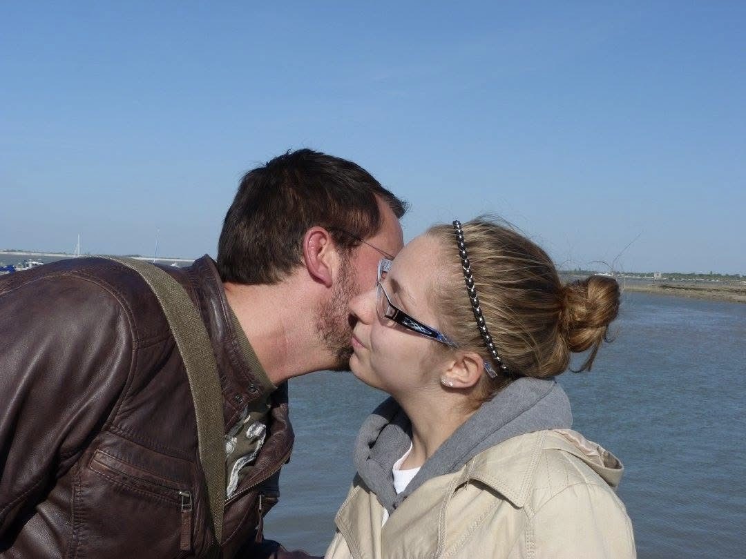 TiffSurf's tweet photo. @olivierminne présente #FortBoyard pour la dernière fois ✨
J’ai grandi avec lui. Il a bercé mon enfance et accompagné mon adolescence, me souhaitant plusieurs fois mon anniversaire pendant les tournages. Une page se tourne… et avec elle, une part de mon enfance. Merci🐯 https://t.co/H6Sj9RisW3