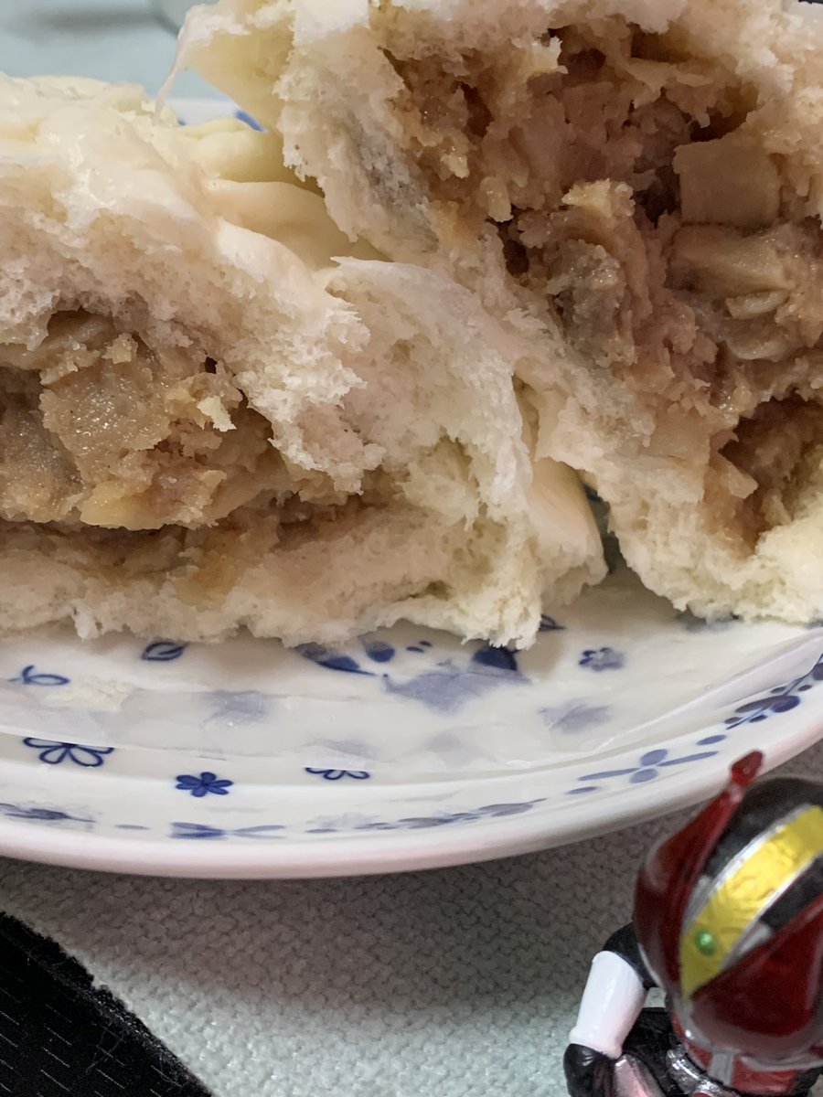 おはようございます！

ヤマザキ
阿蘇小国ジャージー牛乳入りの
ミルクまんじゅう
大肉饅

ヨーグルト
グリーンキウイ🥝

食べました

#朝食