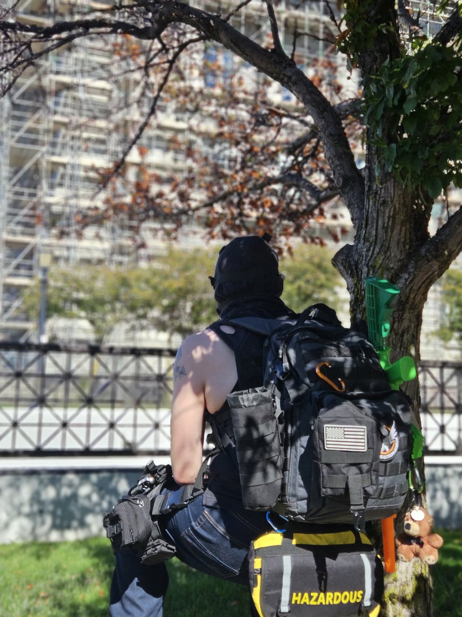 Got some good photos from my fiancé Charity during the convention! I'll release them after I do some edits!!

#TheDivision2 #TheDivision