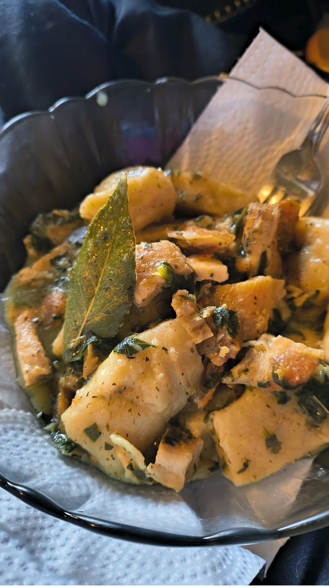 dewey7148's tweet image. Chicken and dumpings made by scratch by me #diycooking  #whereistrump #Foodie #firsttimemanager #what'sfordinner #dinnertime