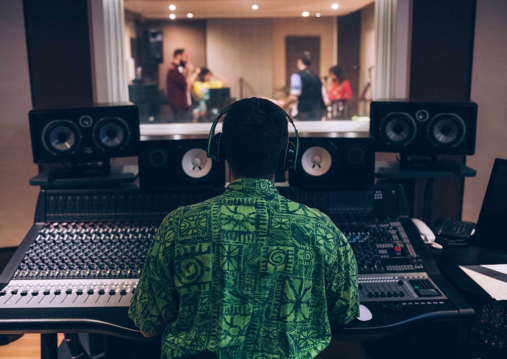 SongwritingMag's tweet image. Pro Studio Time founder Sam Rudy shares invaluable advice for studio efficiency, creative focus, and achieving professional recordings without overspending... songwritingmagazine.co.uk/tips/8-studio-…

#samrudy #prostudiotime #studiohacks #musicrecording