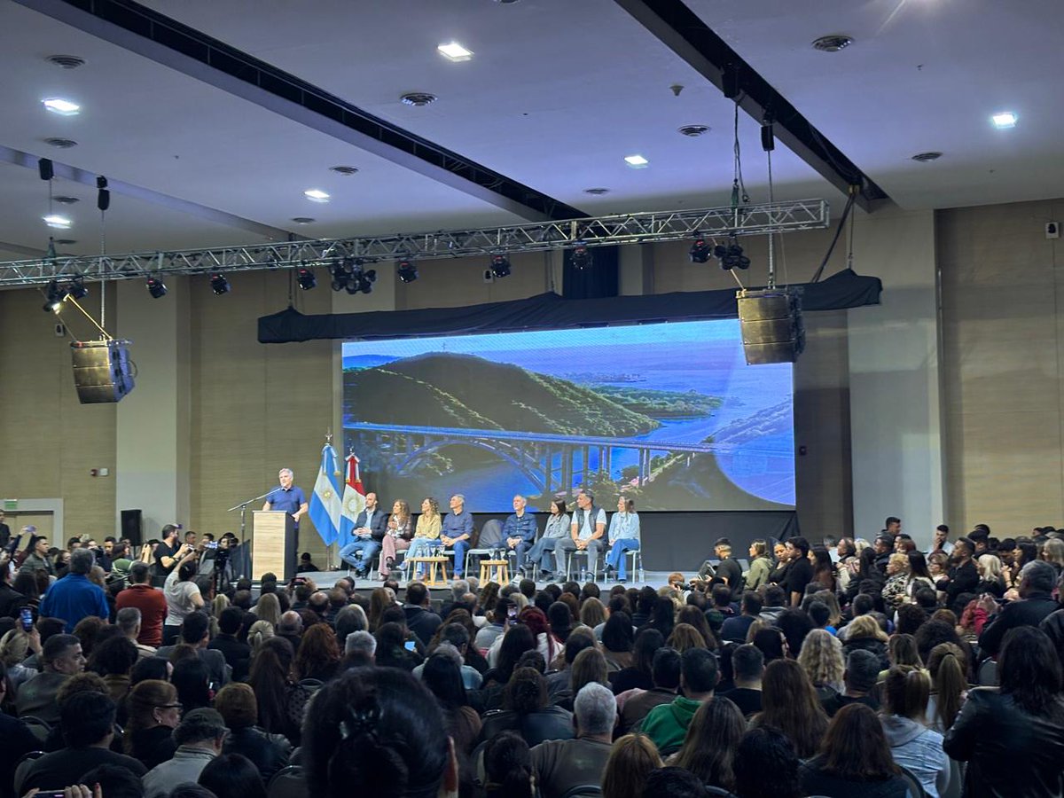Acto presentación de candidatas/os. 
"Es progreso o Milei, es Juan o la crueldad. Es Juan o Milei". Cierra el encuentro Martín Llaryora.
Libres del Sur acompañando la lista de Provincias Unidas en Córdoba. 
En octubre gana Córdoba.