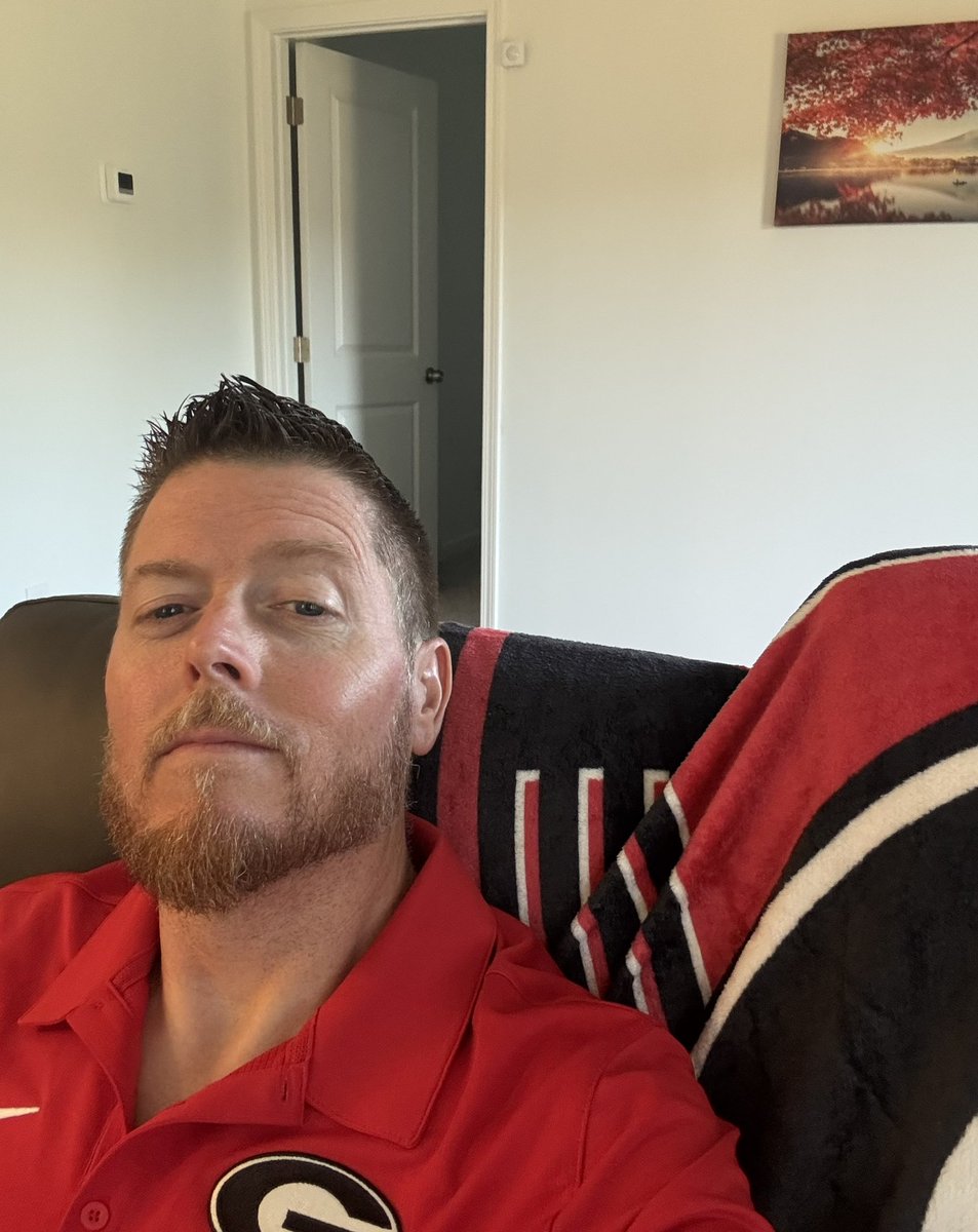 Strangeluv8's tweet image. Well well…looks like we got us 2 QB1s ya’ll….

#HBTD #thequietherd #nomatch #bringonthathideousorange #ReptheGinTN #GoDawgs