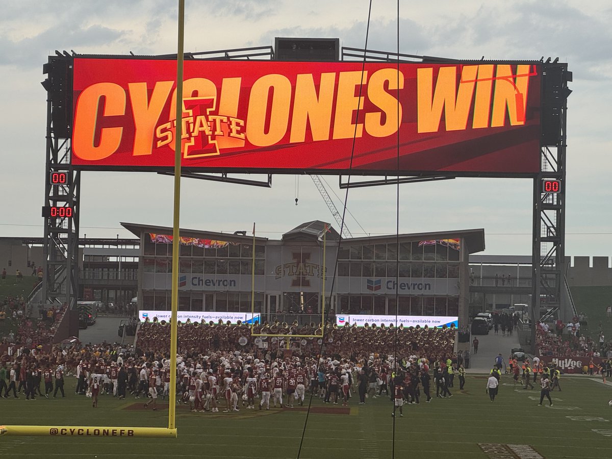Iowa State beats the snot out of a good FCS team, South Dakota, 55-7.  That’s what a good Big 12 team should do. 

Rocco Becht sets the school record for accuracy: 
19/20
278 YDS
3 TDS
0 INTS

#Cyclones host Iowa next week. ISU hasn’t won in Ames since 2011. Will likely be