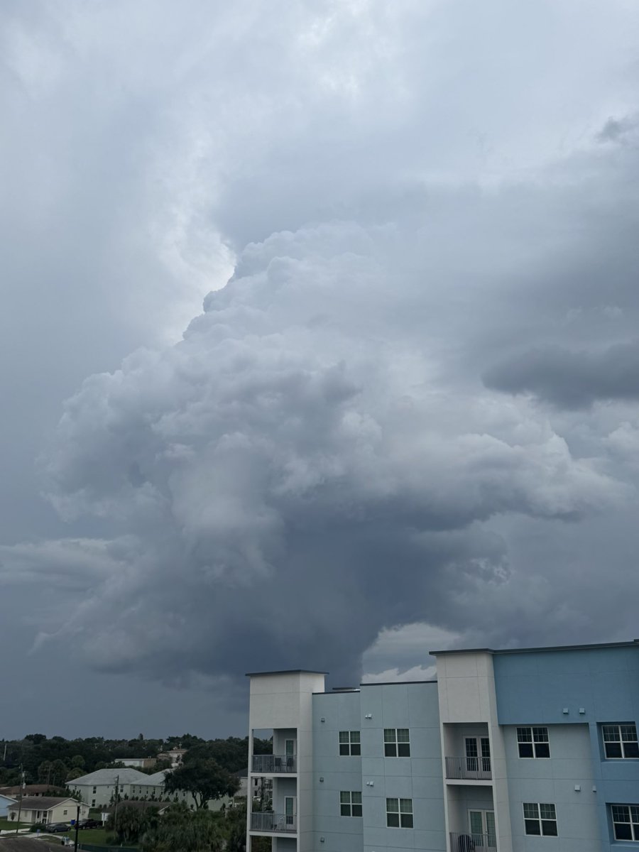 Andrew Colantoni π (@acolan1006) on Twitter photo Another day, another cool looking storm! This time near Rockledge, FL. #FLwx Another day, another cool looking storm! This time near Rockledge, FL. #FLwx